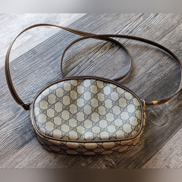Gucci Vintage Canvas GG Pattern Crossbody Bag - Picture 13 of 16